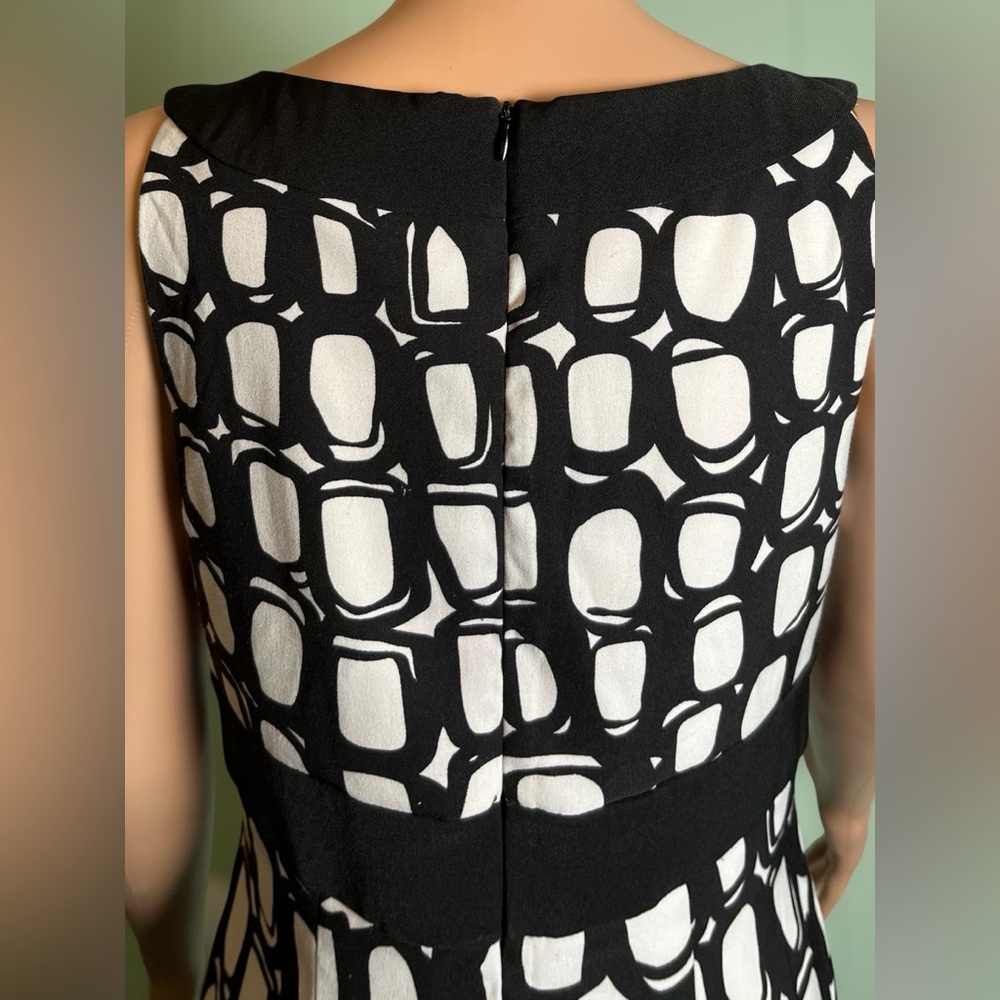 London Times Black & White Sleeveless Dress Size 8 - Picture 7 of 9